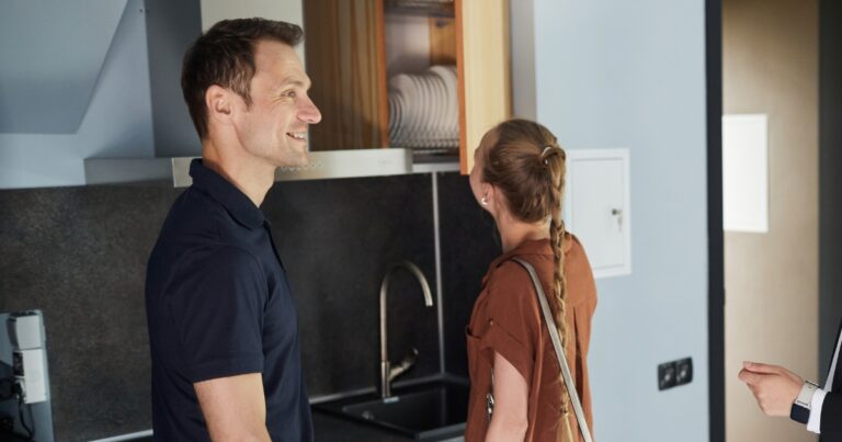prospective tenant advice - tenants touring potential home